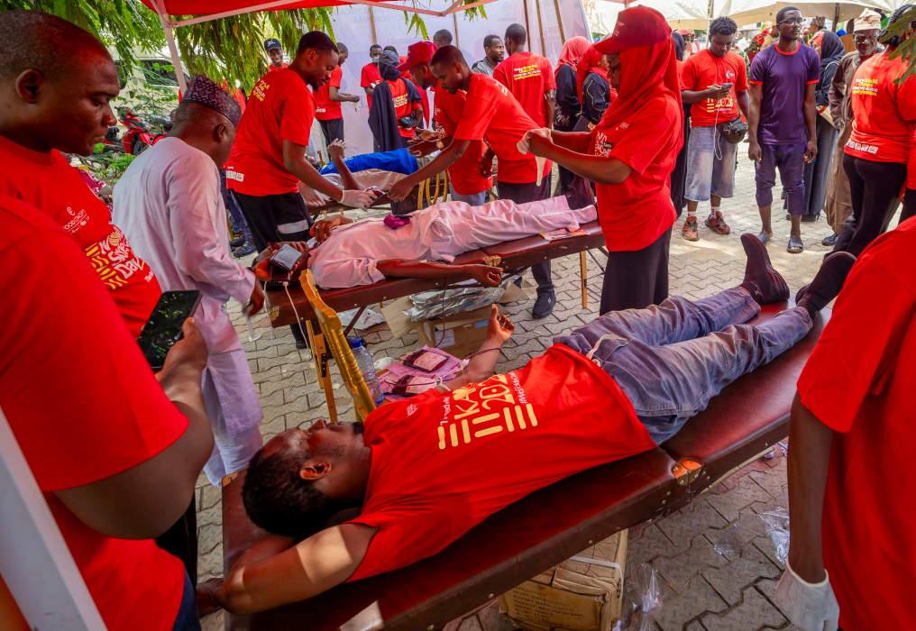 Volunteers supporting donors at an SCFN blood drive.